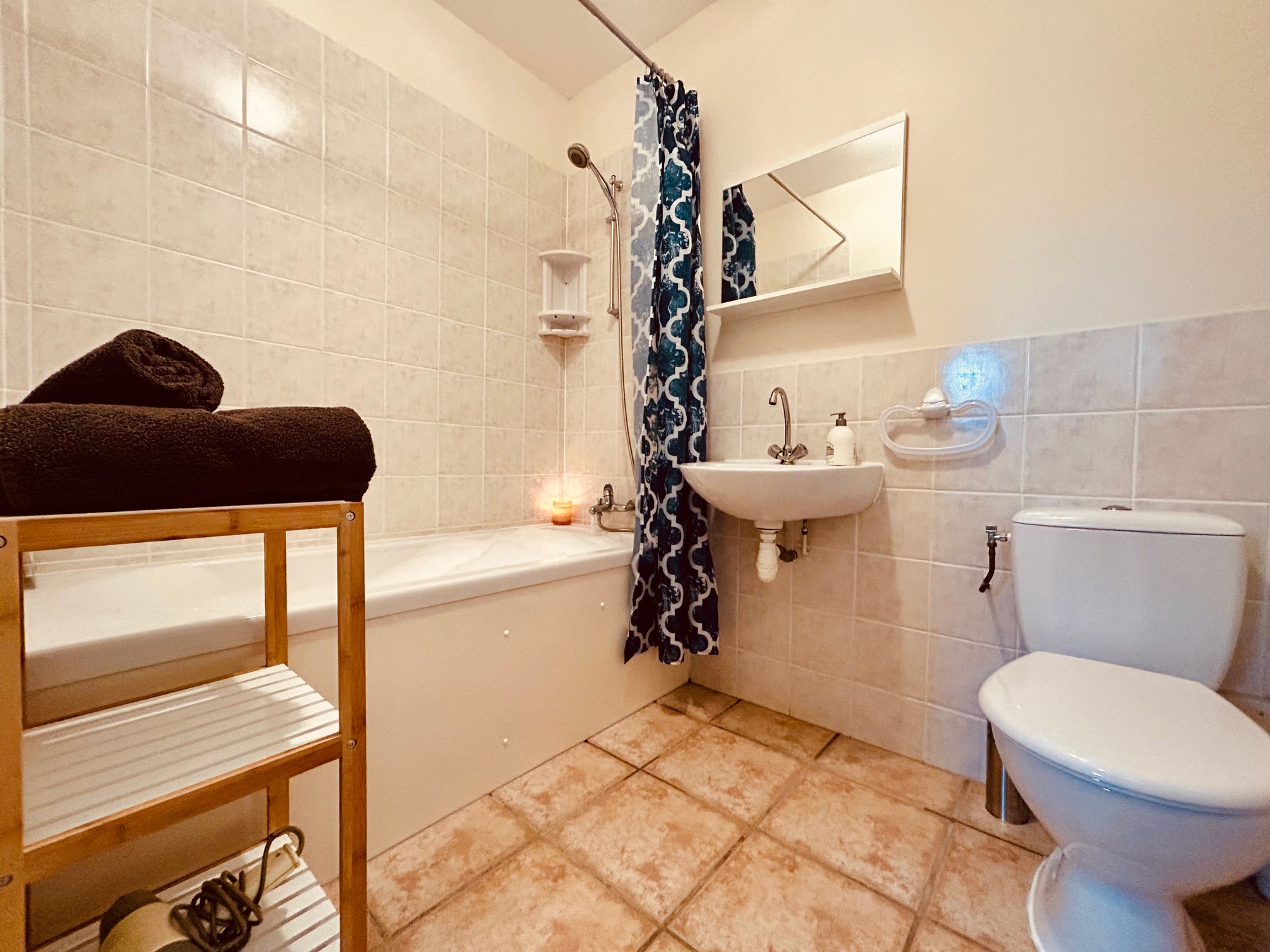 badkamer met bad gite vakantiehuis Chouette